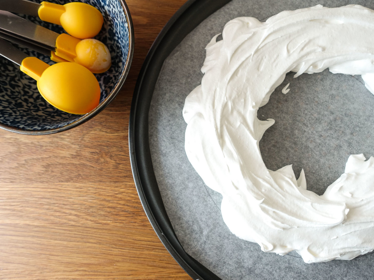 Pavlova ready to bake