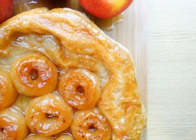 Apple tarte tatin