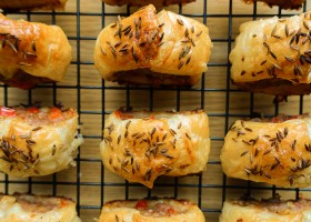 Chilli sausage rolls